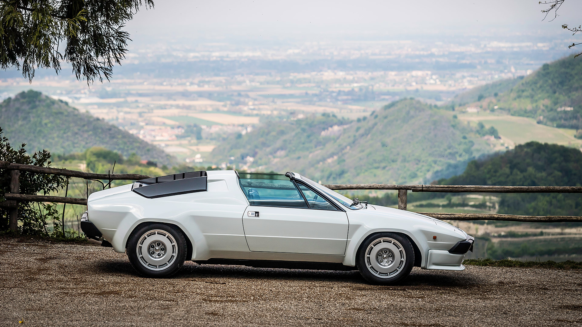 1981 Lamborghini Jalpa 2