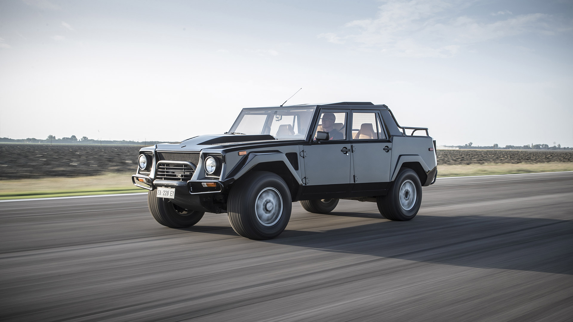 1986 Lamborghini LM002 4
