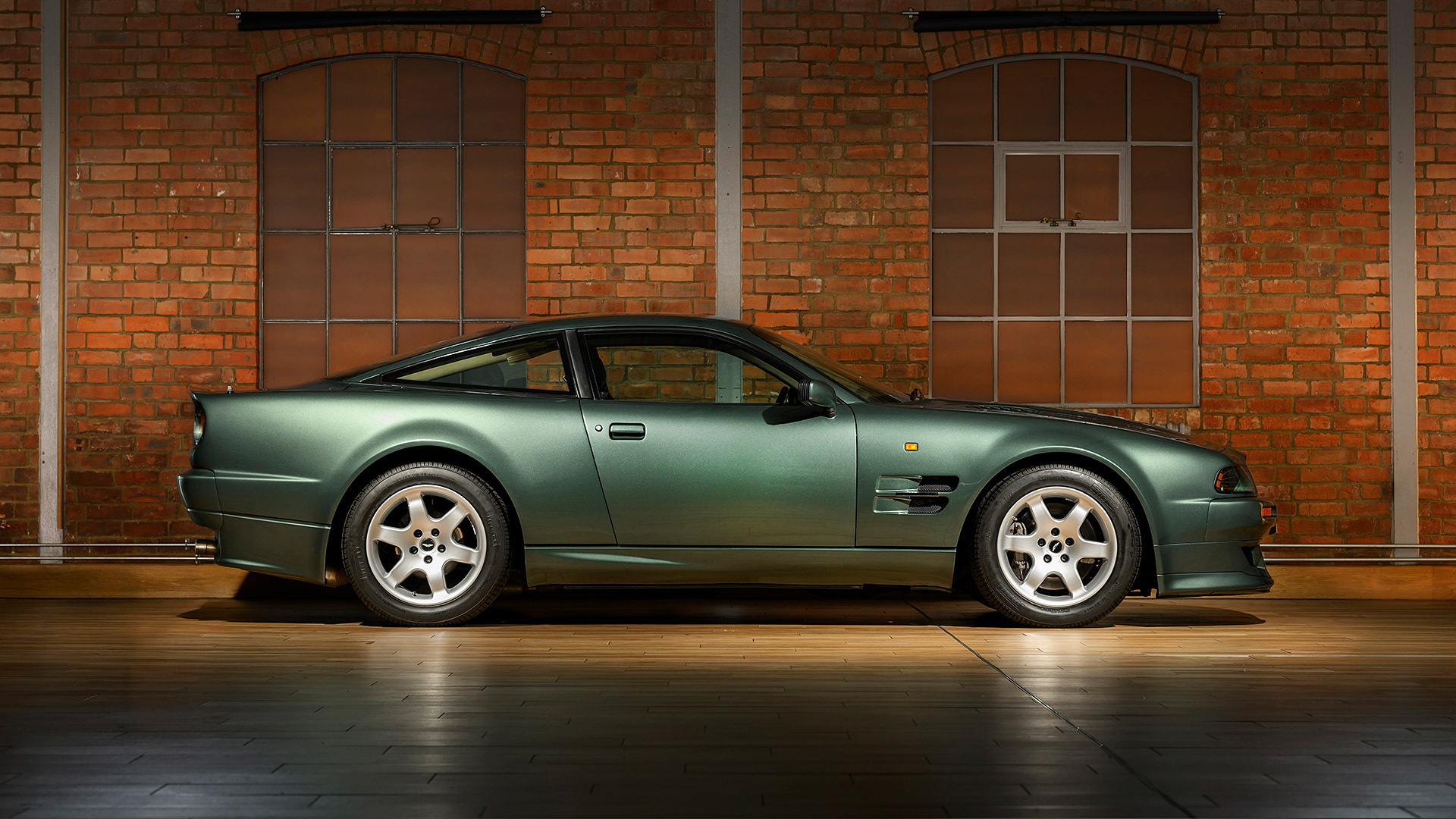 1993 Aston Martin V8 Vantage V550 4