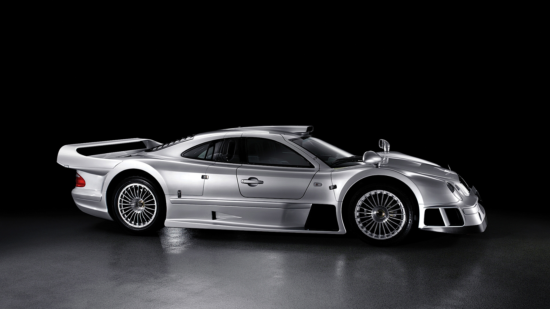 1999 Mercedes-Benz CLK GTR 2
