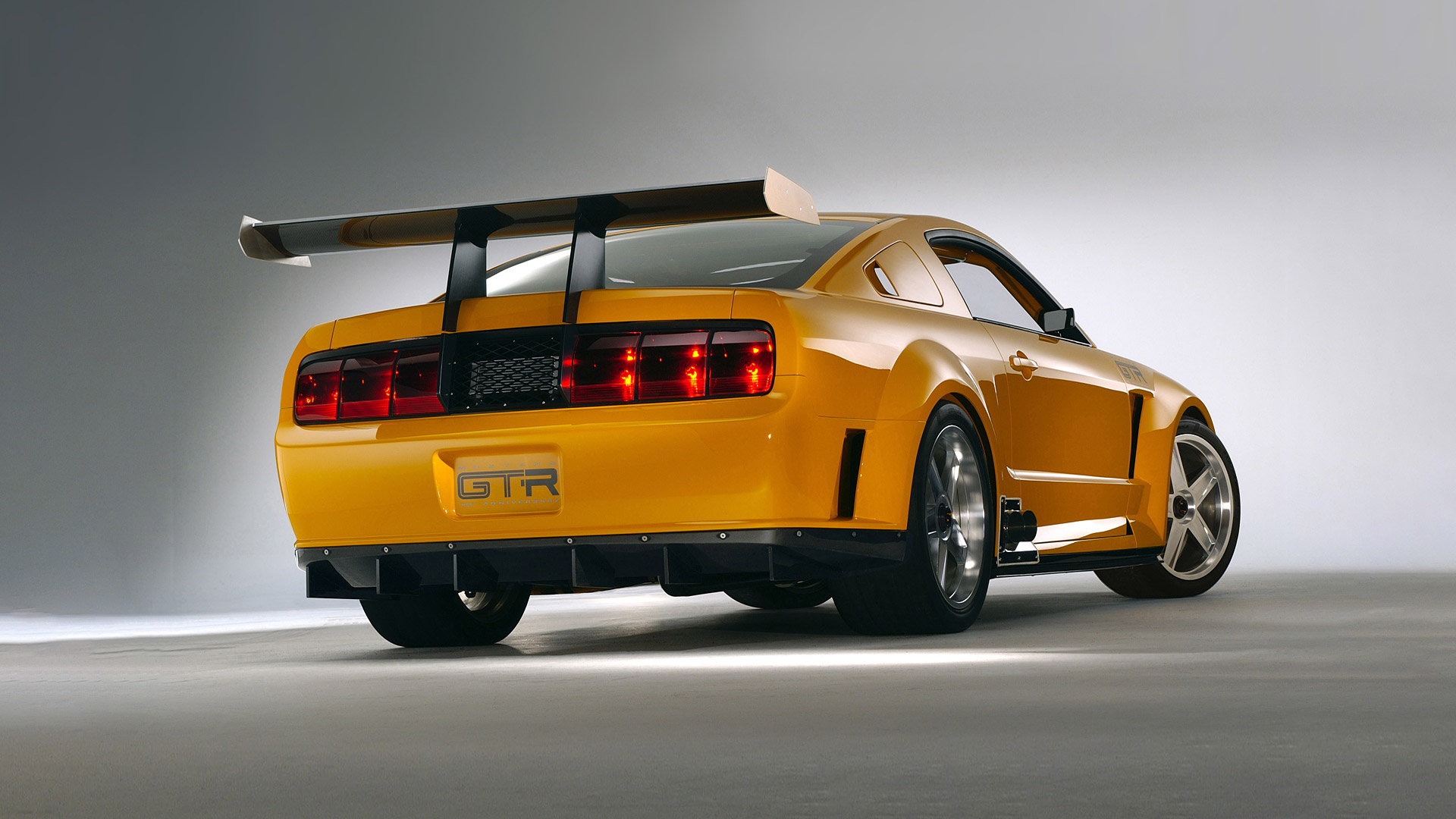 2004 Ford Mustang GT-R Concept 2