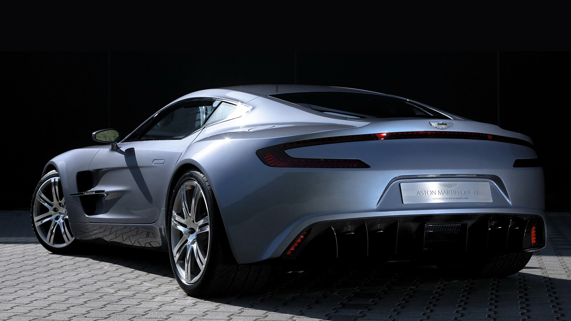 2010 Aston Martin One-77 3