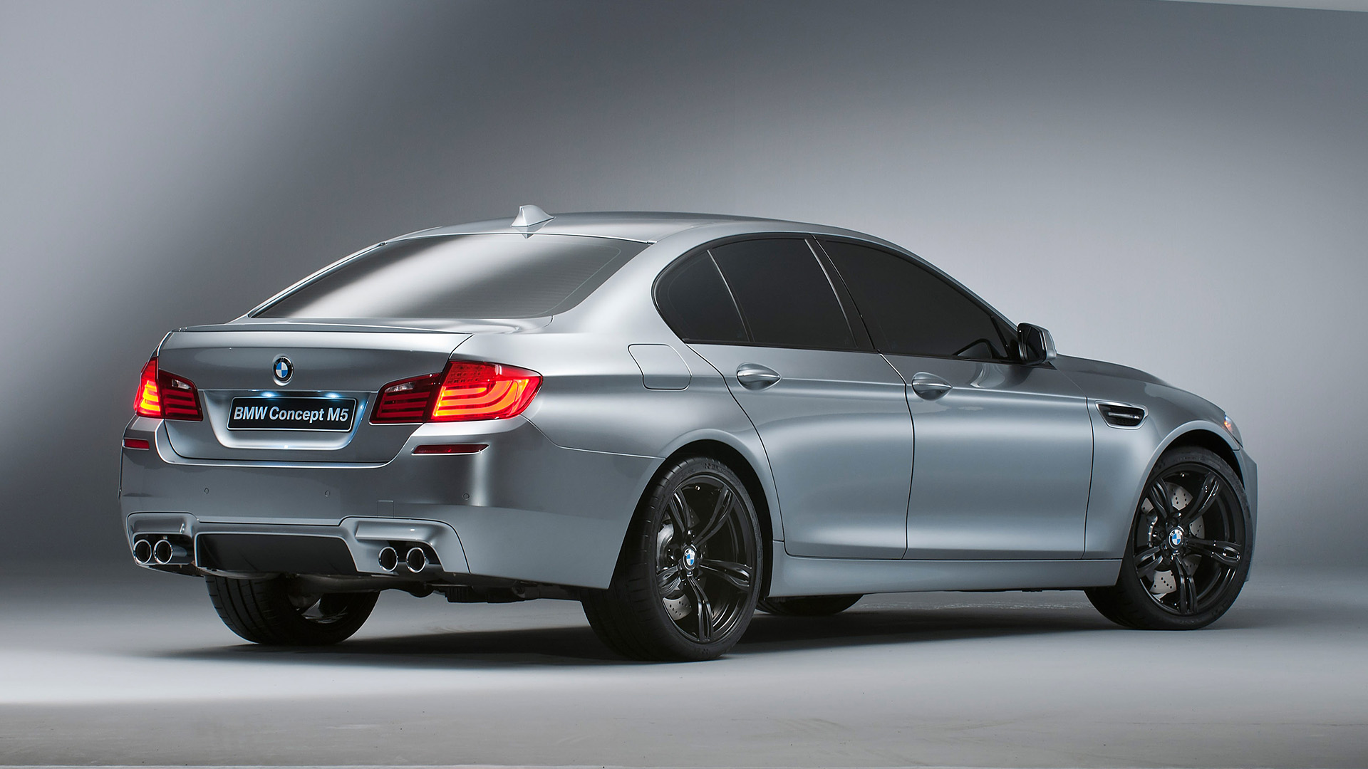 2011 BMW M5 Concept 2
