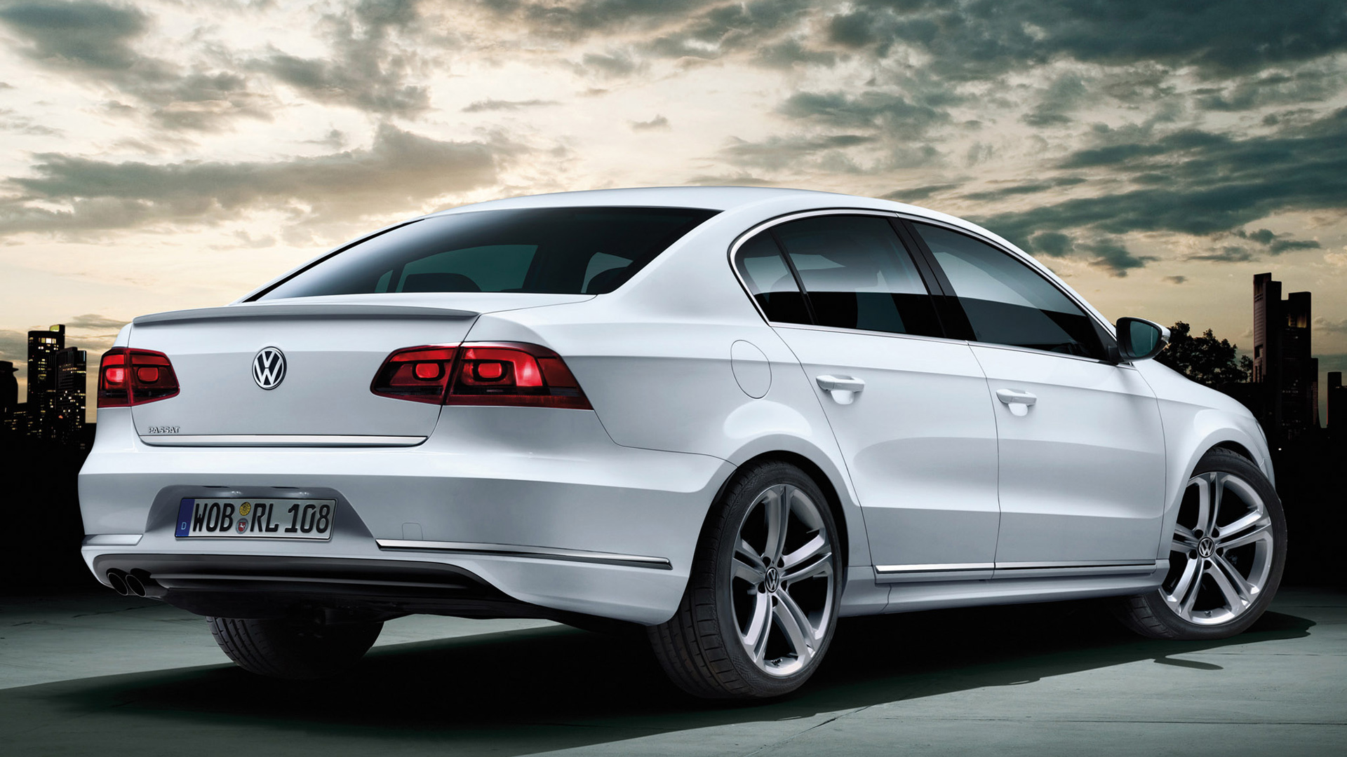 2012 Volkswagen Passat R-Line 2