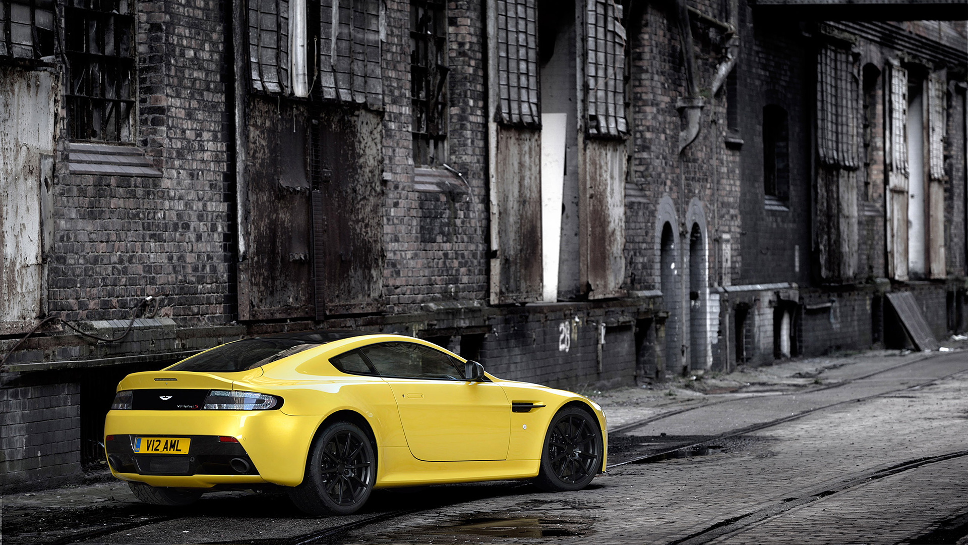 2014 Aston Martin V12 Vantage S 2