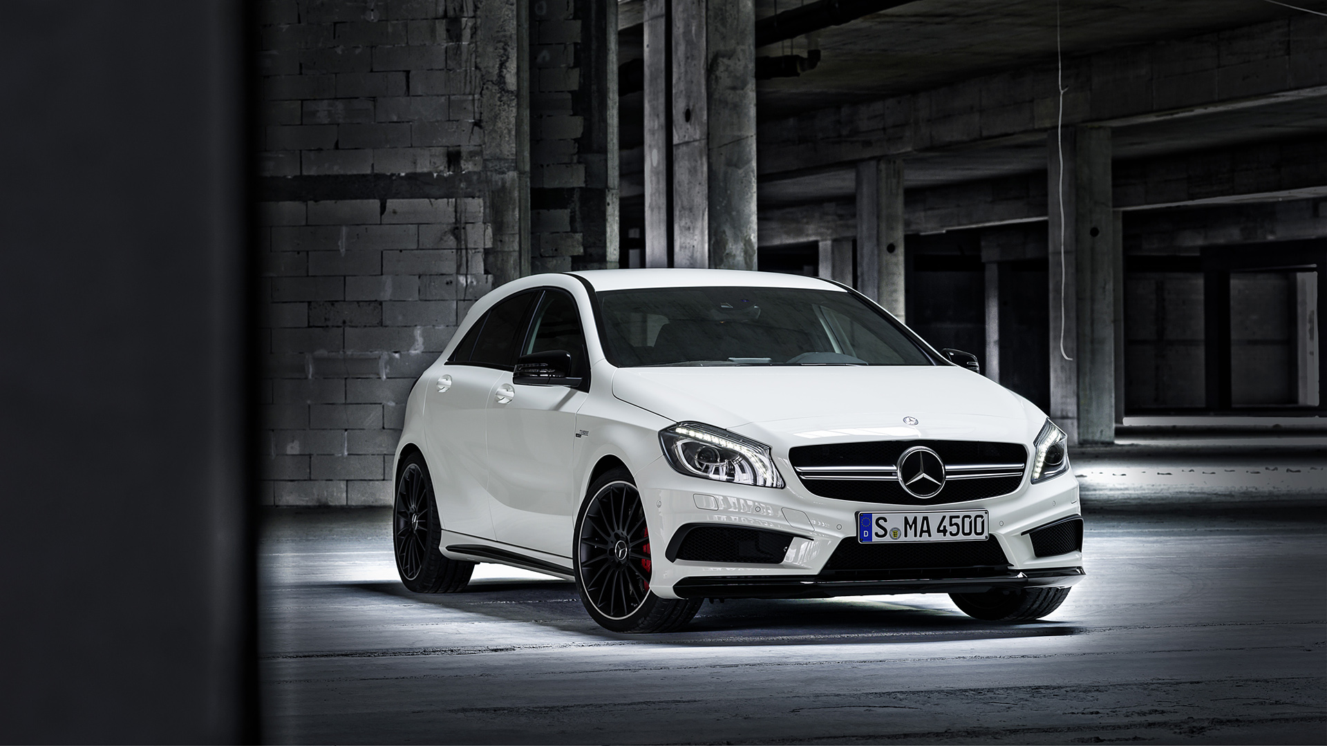 2014 Mercedes-Benz A45 AMG