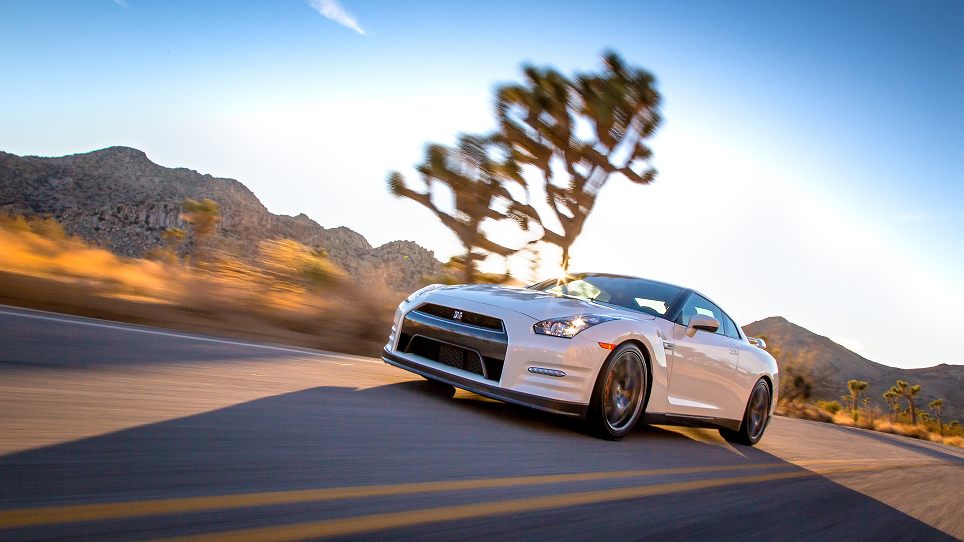2014 Nissan GT-R 4