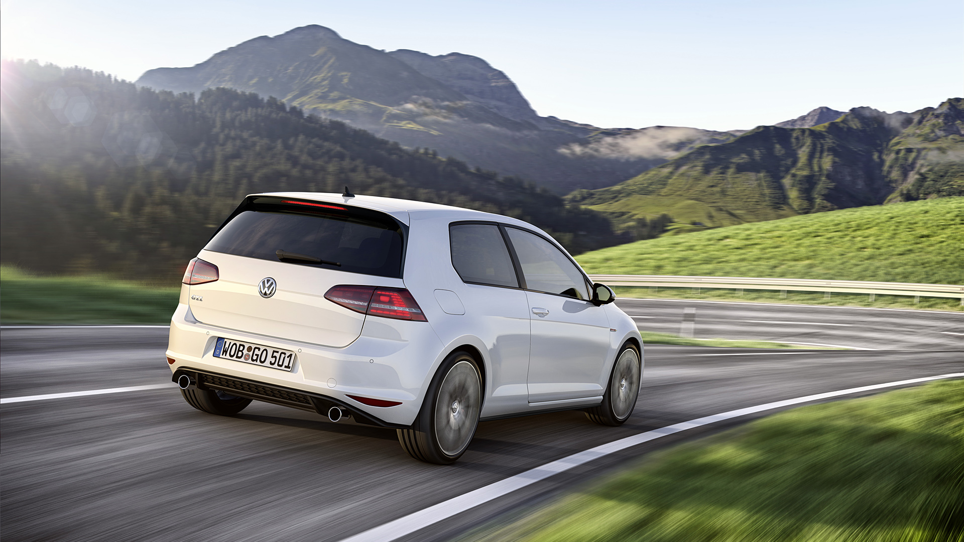 2014 Volkswagen Golf GTI 2