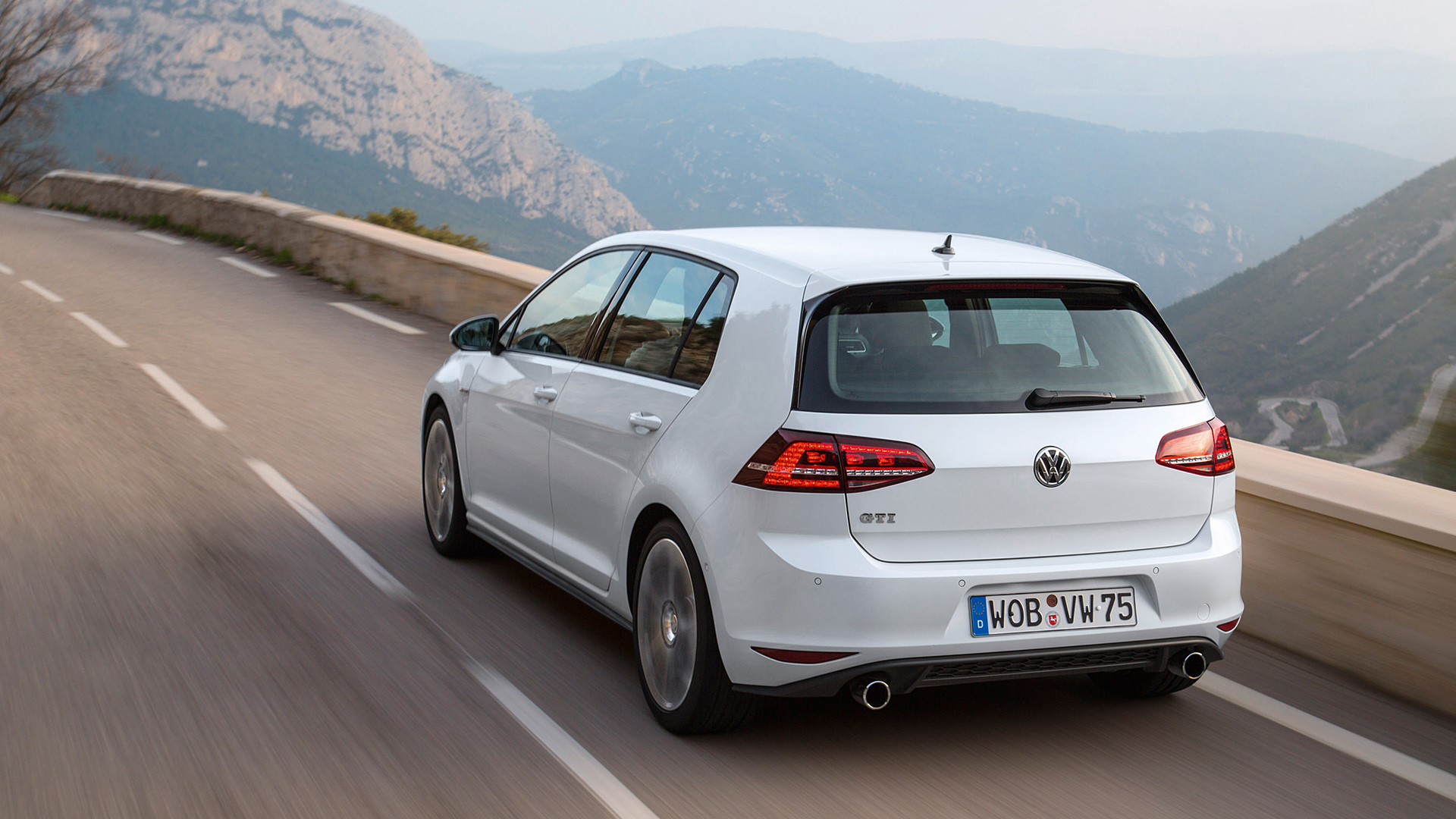 2014 Volkswagen Golf GTI 4