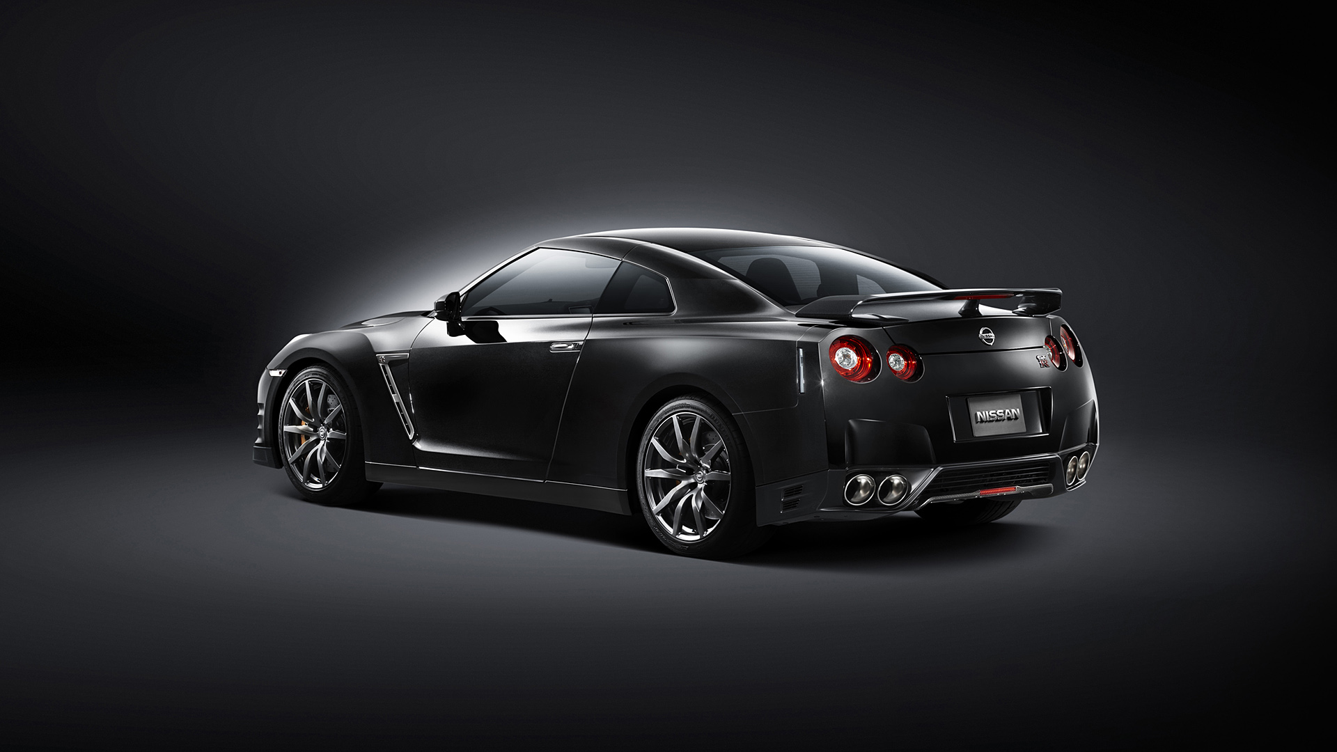 2015 Nissan GT-R 5