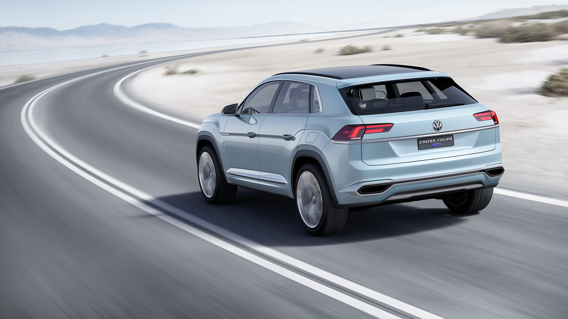 2015 Volkswagen Cross Coupe GTE Concept 2
