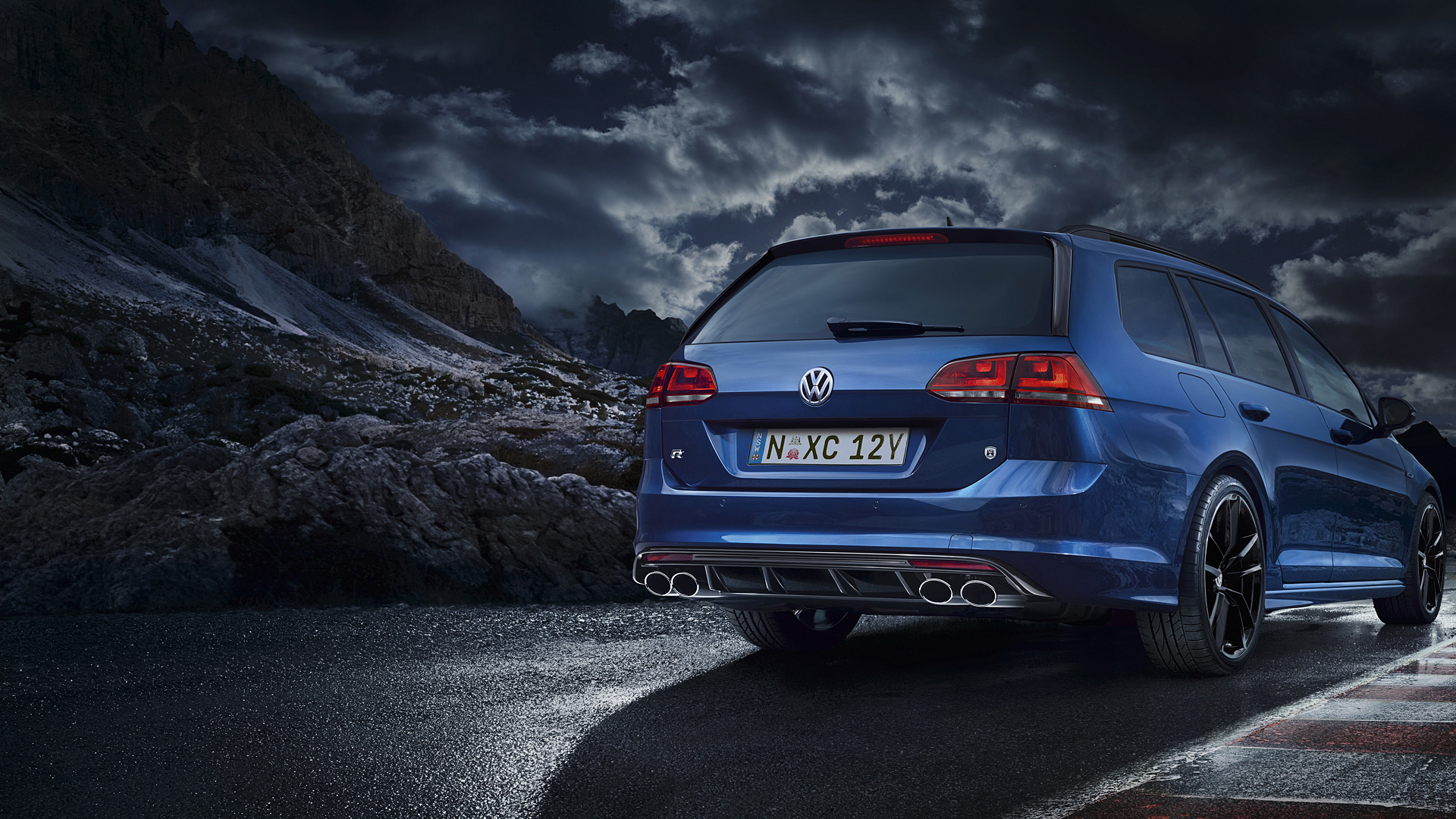 2015 Volkswagen Golf R Variant 4