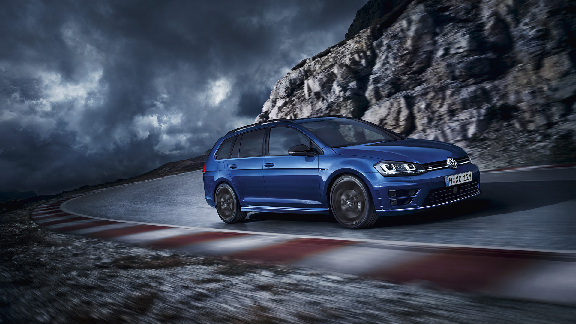 2015 Volkswagen Golf R Variant 5