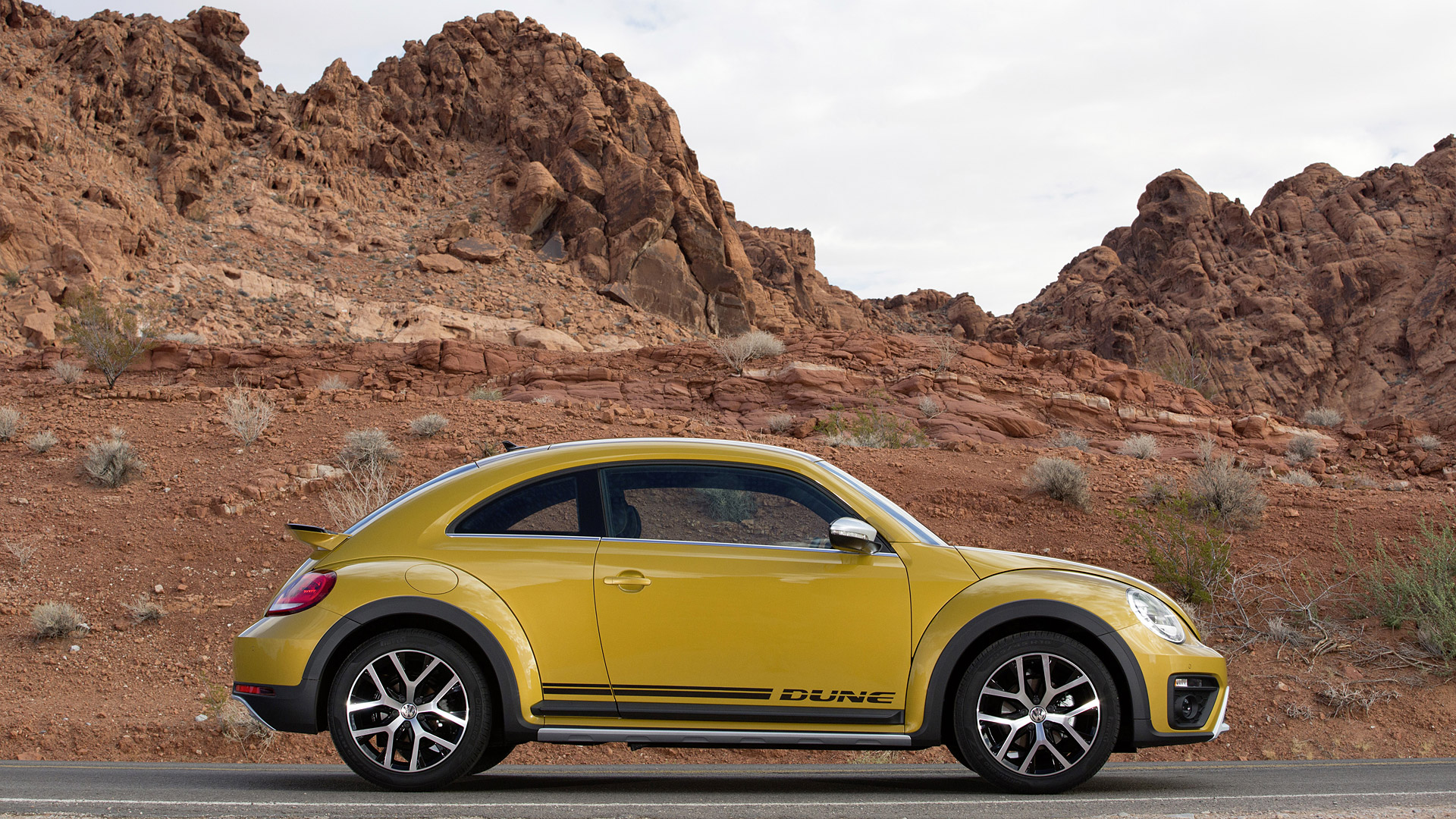 2016 Volkswagen Beetle Dune 2