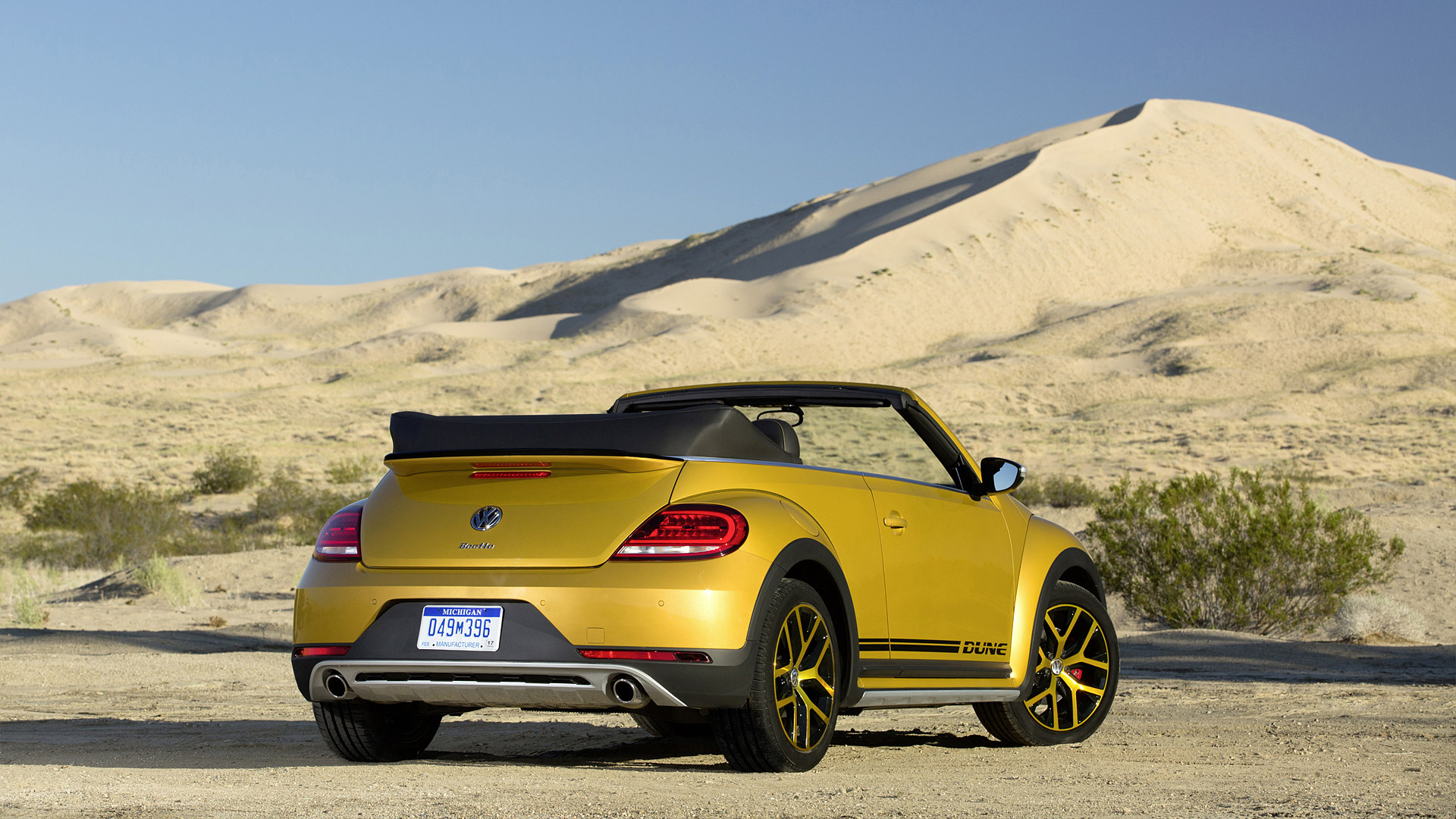 2016 Volkswagen Beetle Dune 4