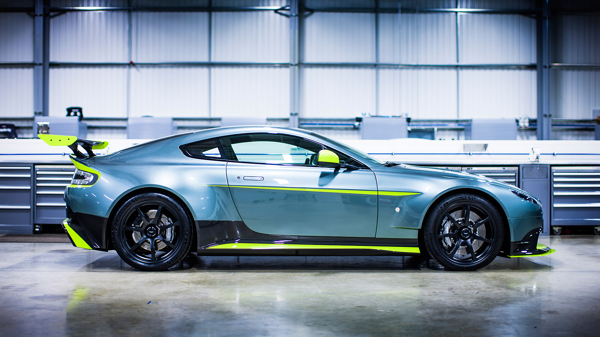 2017 Aston Martin Vantage GT8 2