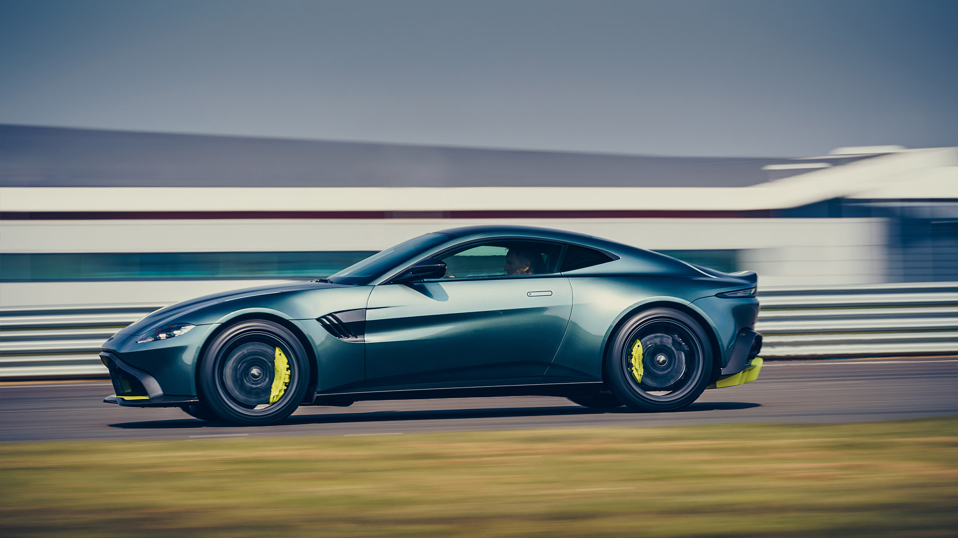 2020 Aston Martin Vantage AMR 4