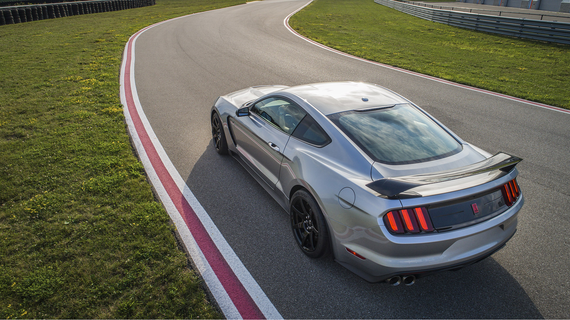 2020 Ford Mustang Shelby GT350R 4
