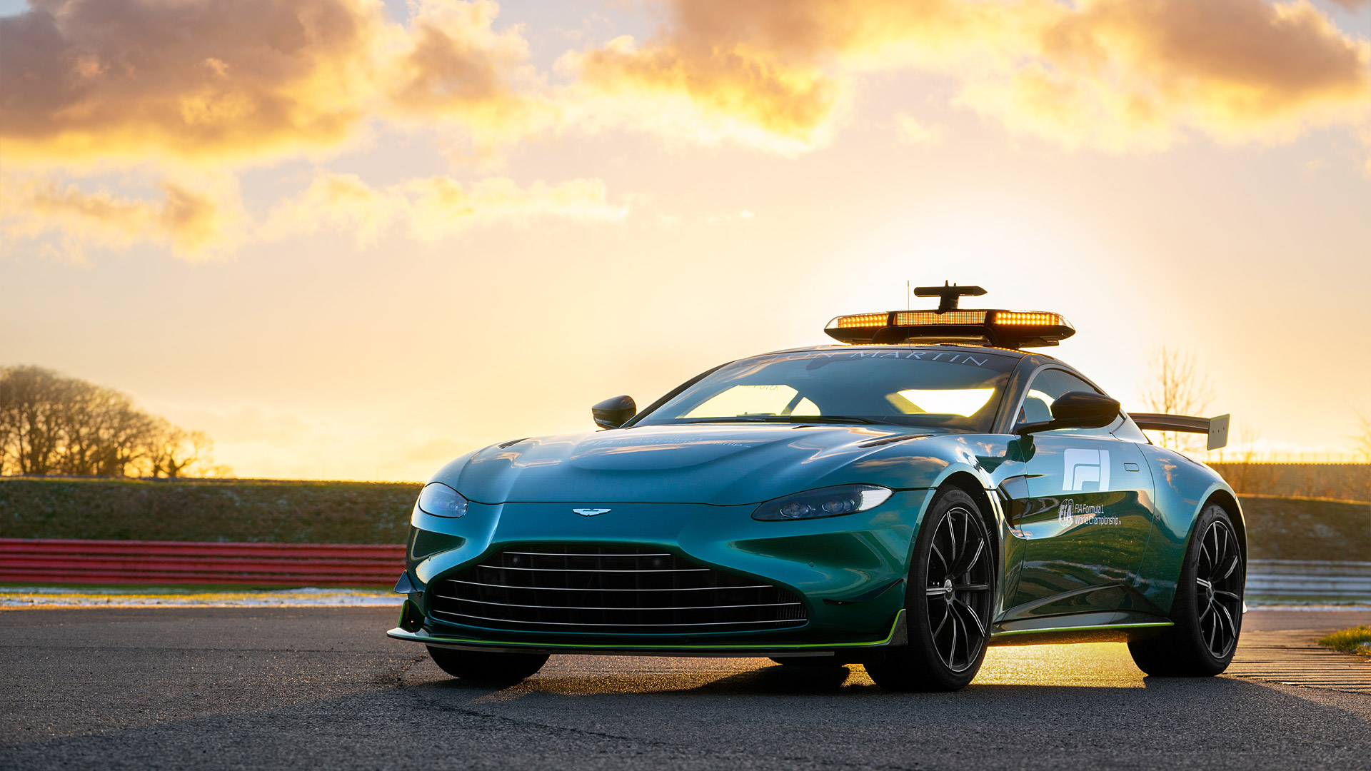 2021 Aston Martin Vantage F1 Safety Car 3