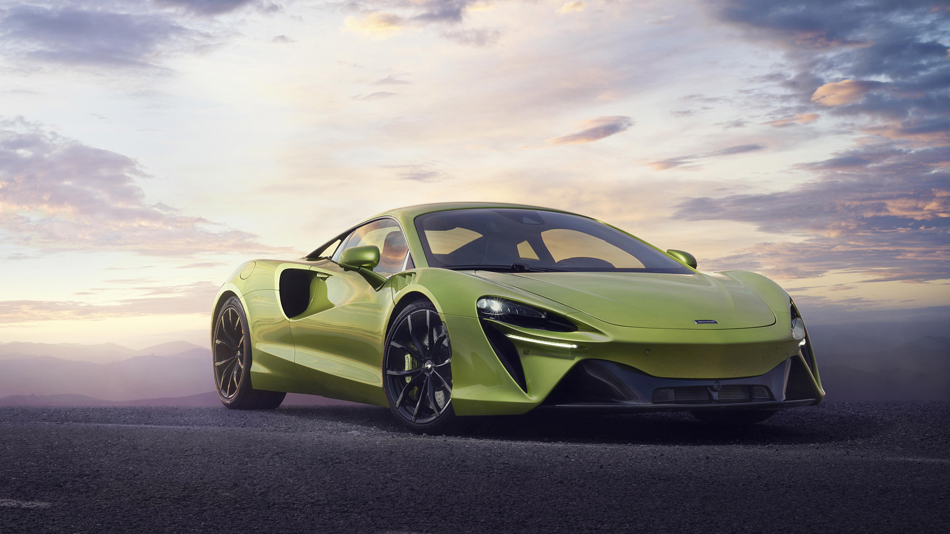 2022 McLaren Artura