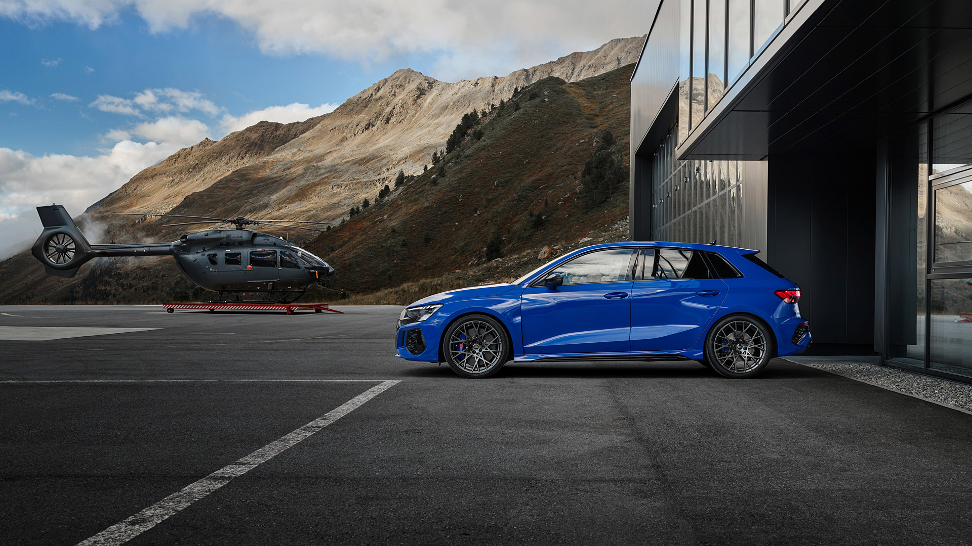 2023 Audi RS3 Performance 2
