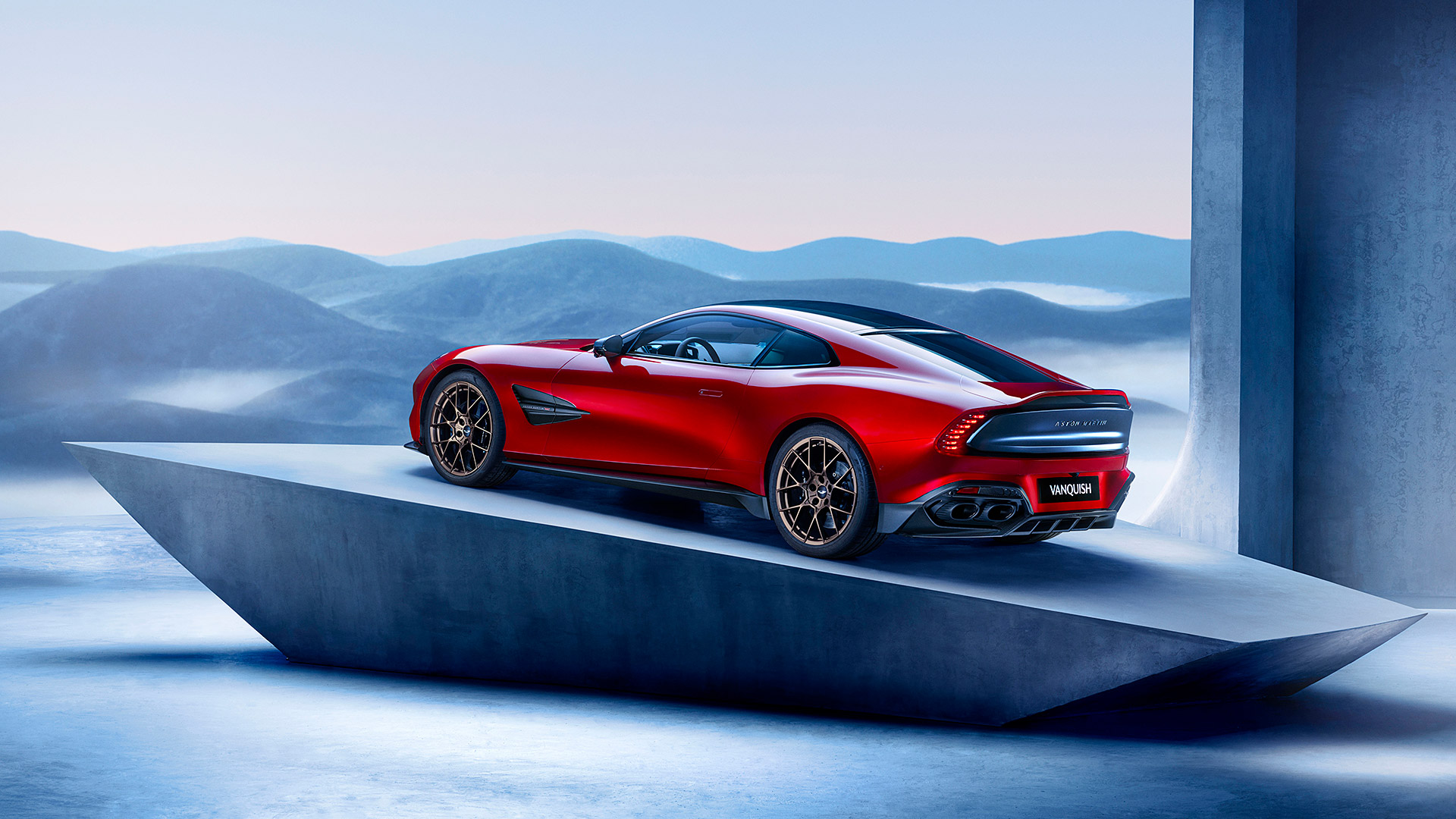 2025 Aston Martin Vanquish 2