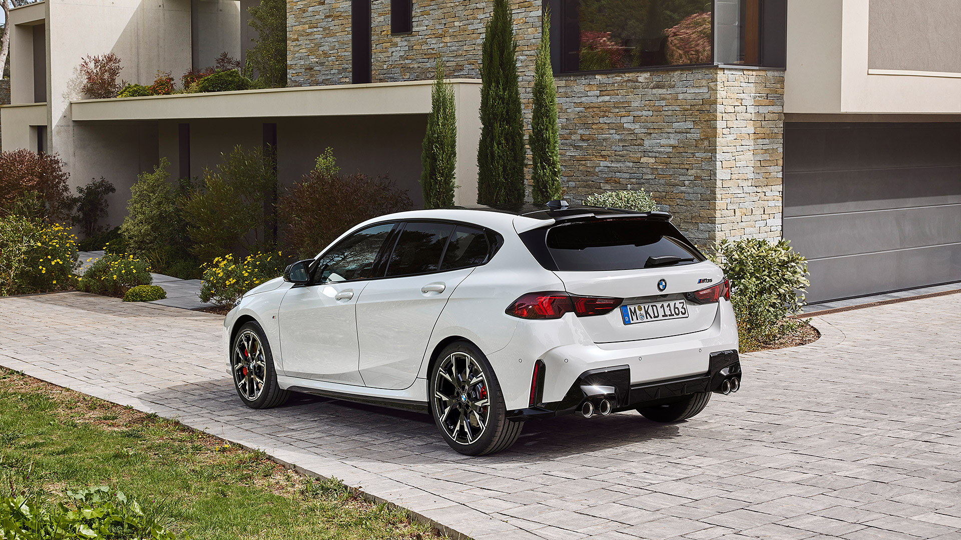 2025 BMW M135 xDrive 2