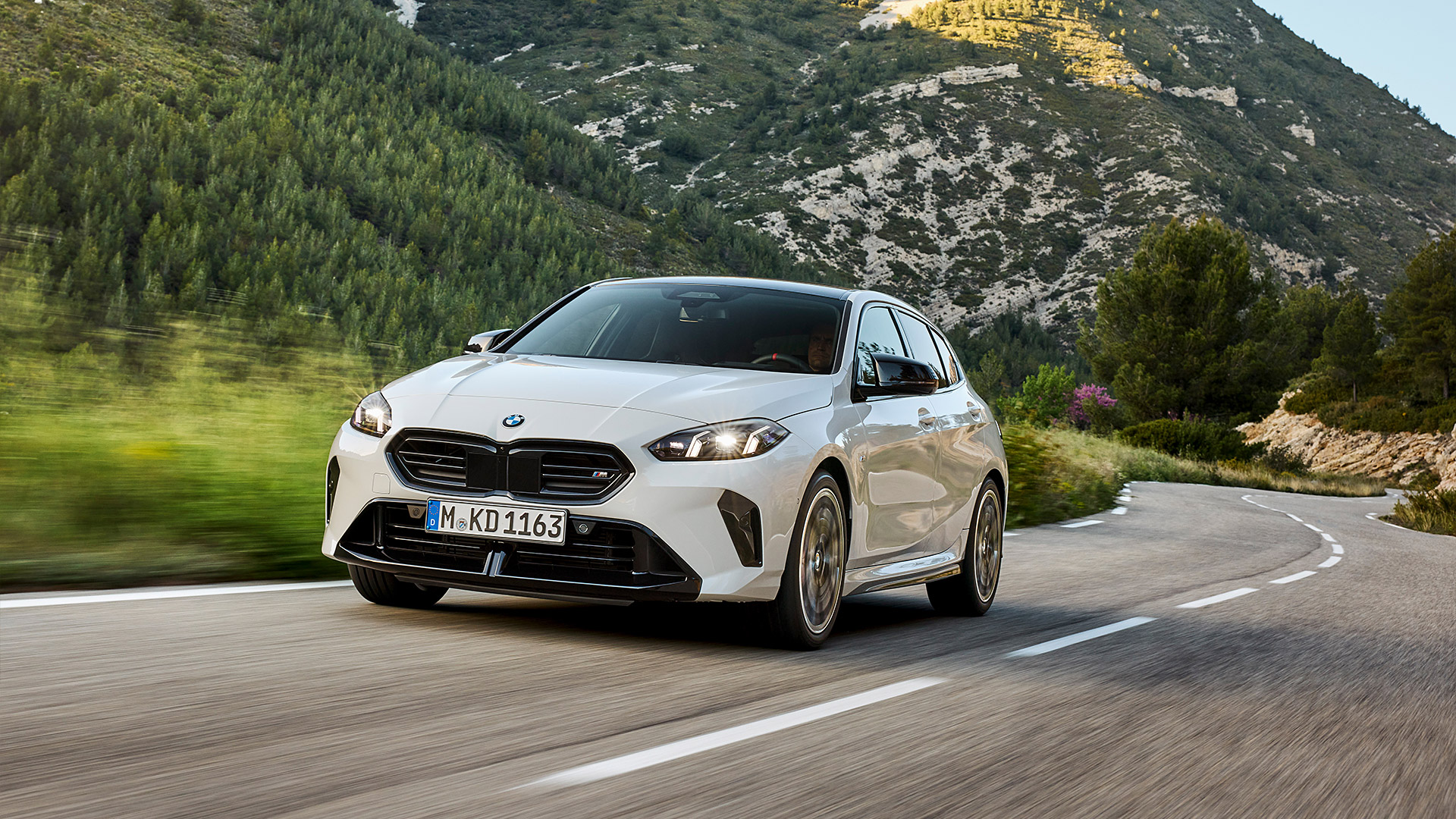 2025 BMW M135 xDrive 4