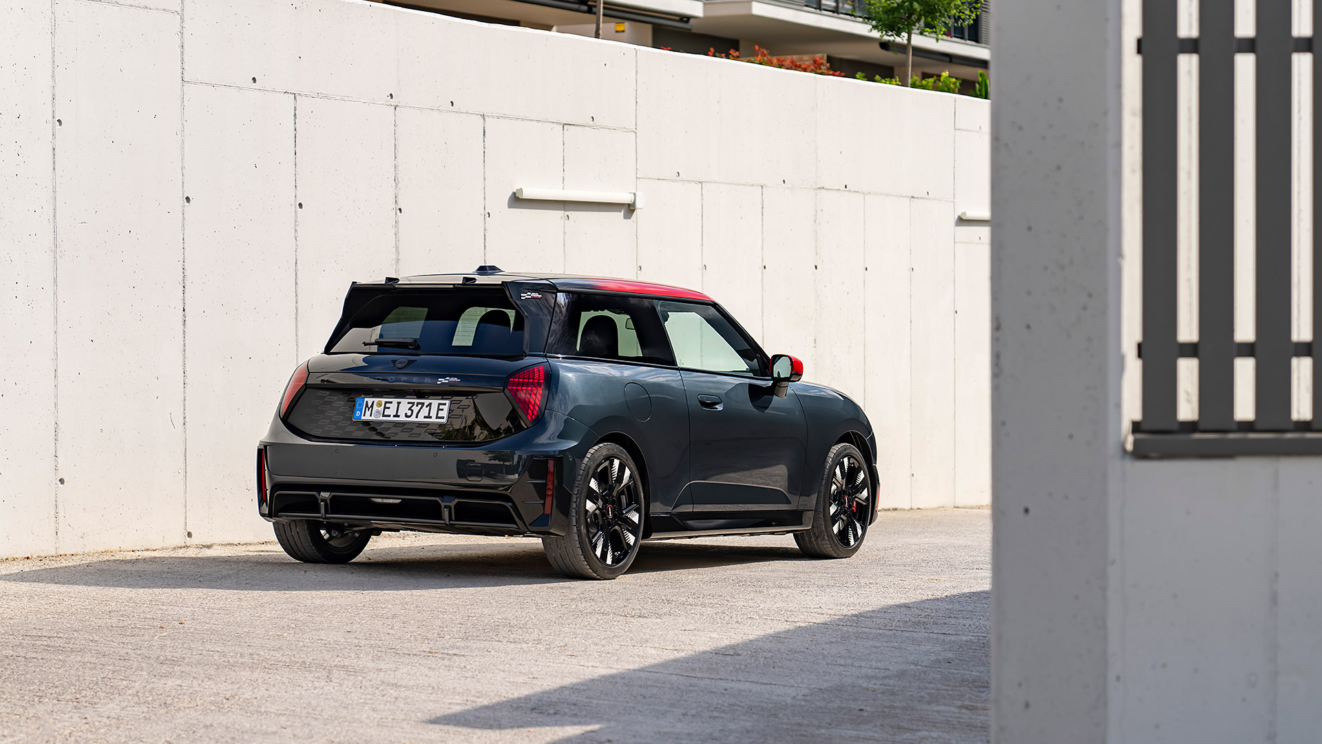 2025 Mini John Cooper Works Electric 4