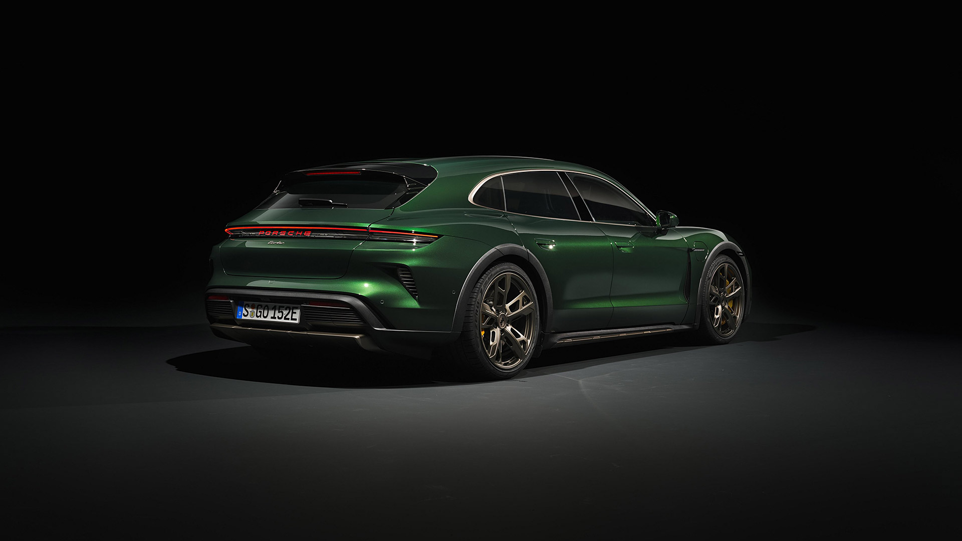 2025 Porsche Taycan Turbo Cross Turismo 2
