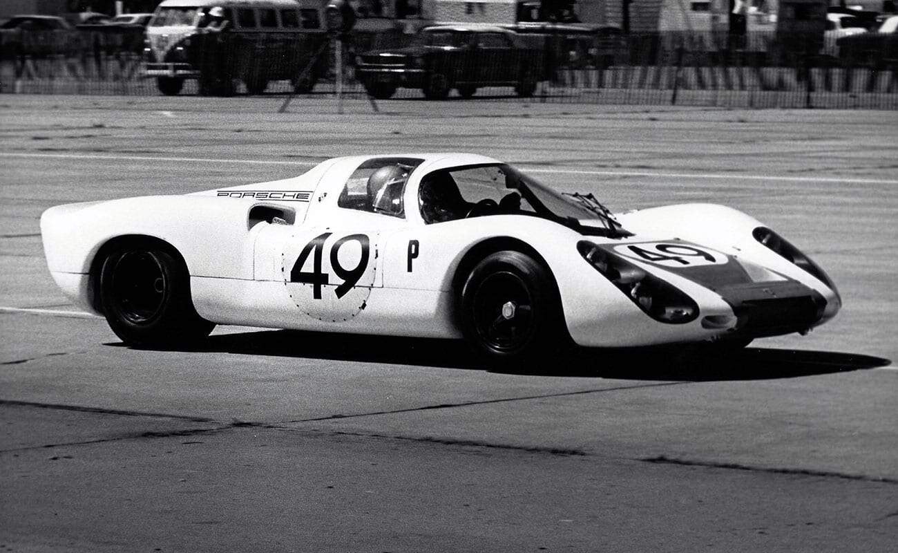 Porsche 907 6